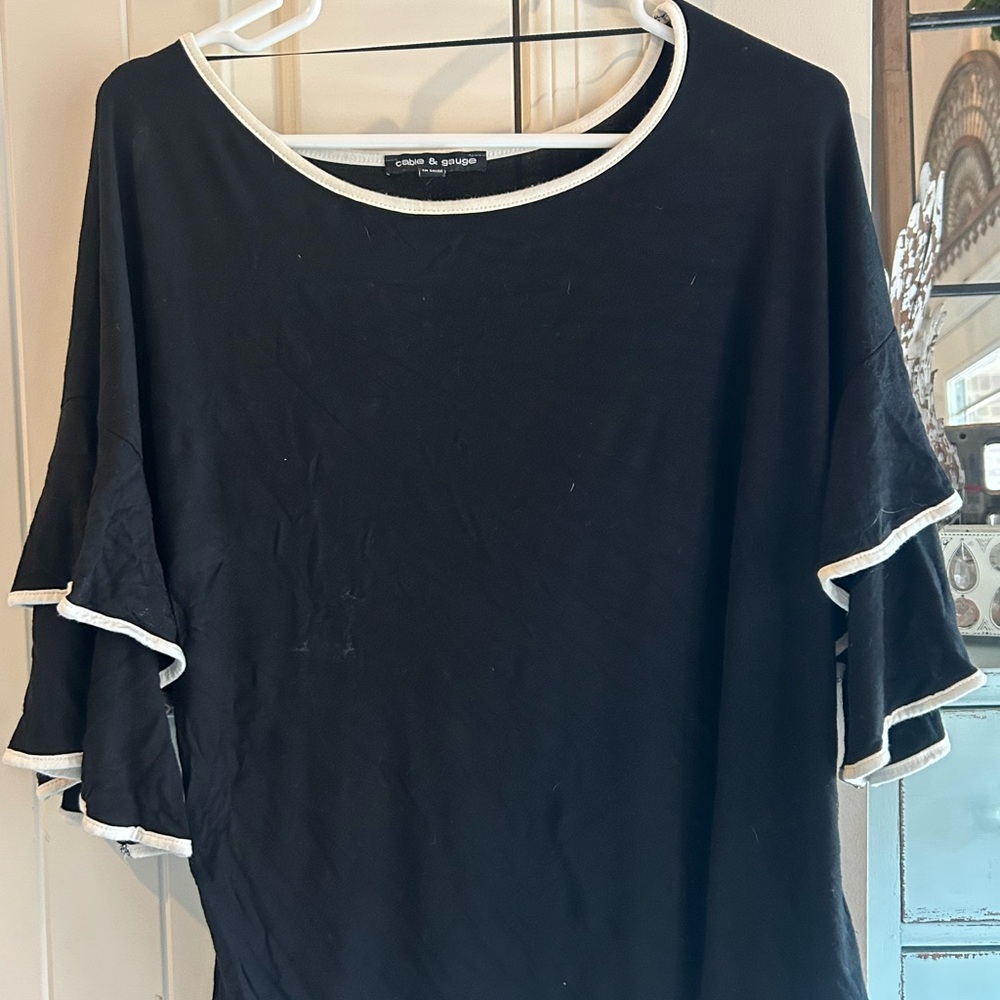 Cable & Gauge Black Top with White Trim